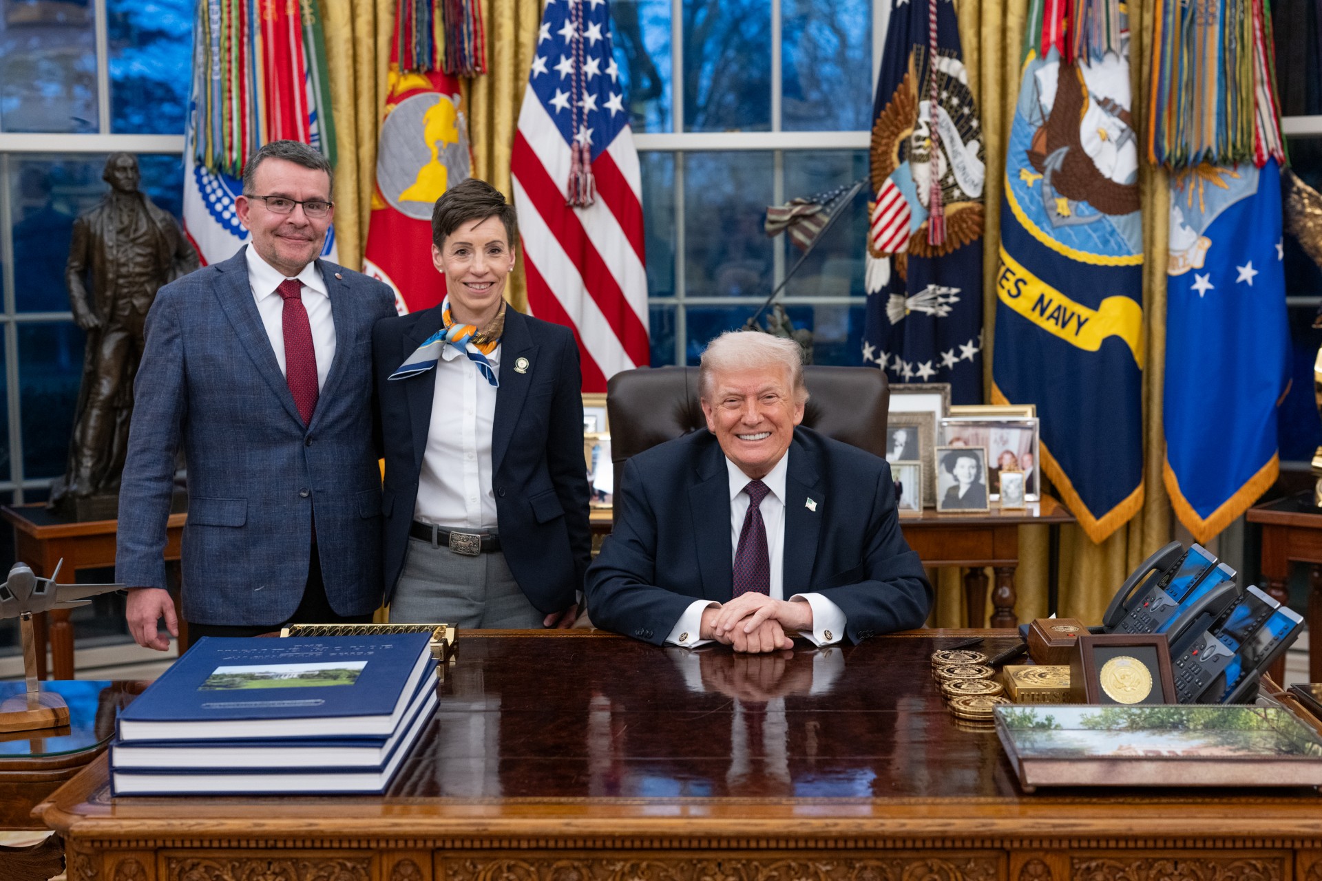 Hope Scheppelman with President Donald J. Trump in Oval Office